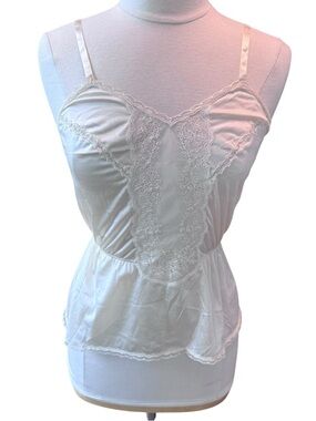 Vintage Vanity Fair Nylon Camisole Top Womens Size 34 Small Cream Lace Trim